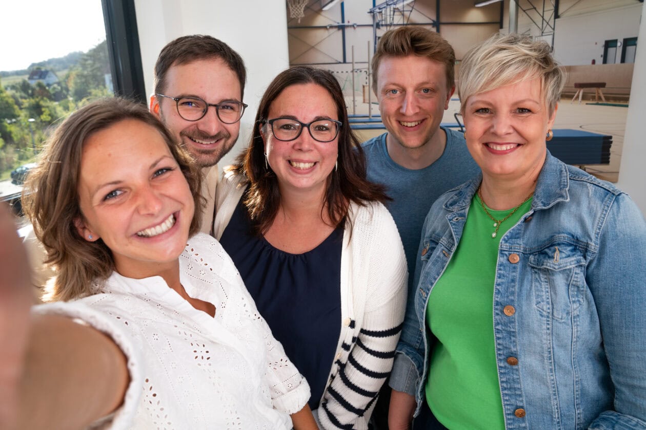 Selfie of Caro, Christian, Nicole, Niko, and Nadine from the HR department.