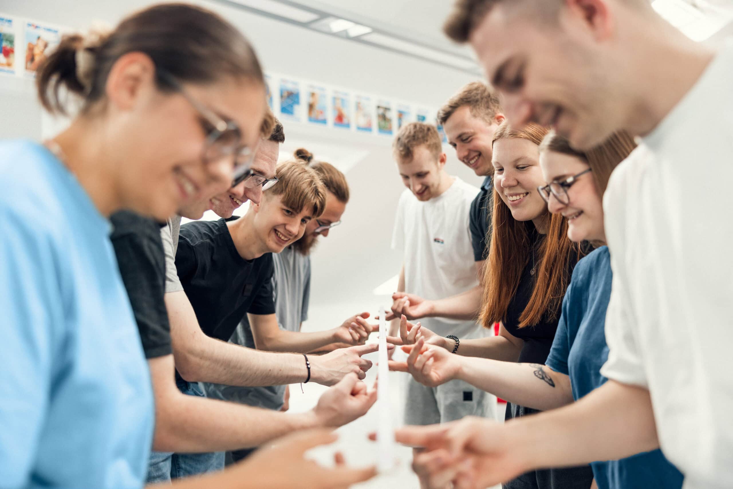 Sport-Thieme trainees in a team exercise during the trainee trip.